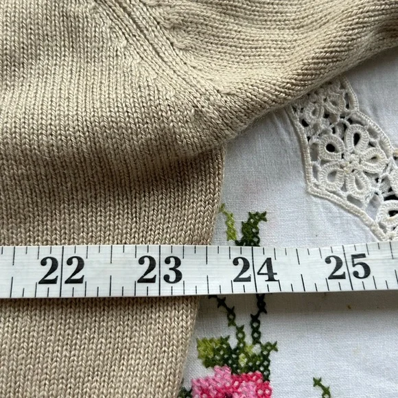 J. CREW VTG silk / cashmere v neck beige sweater sz LARGE. made in Hong Kong - Picture 5 of 9